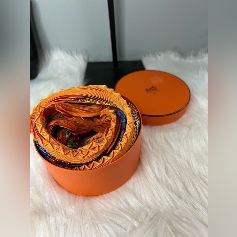 HERMES chapeau Carre 90 Multicolor Silk - Picture 17 of 17